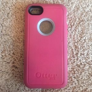 Pink otterbox with screen protector