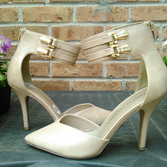 Shoes - Picture 3 of 4