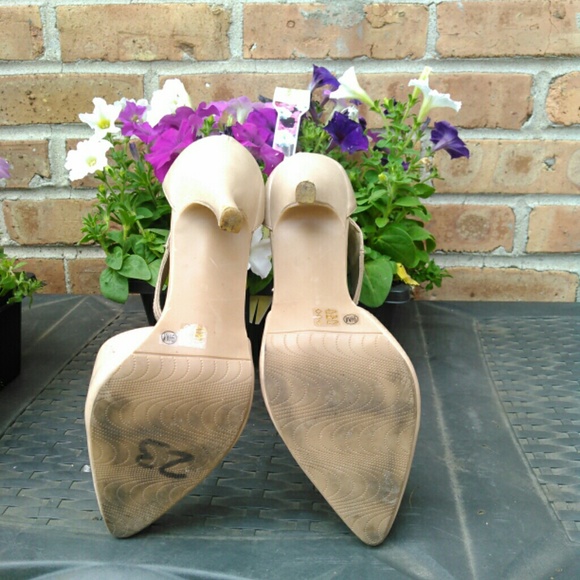 Shoes - Picture 4 of 4