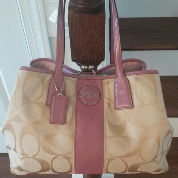 🌟🌸SOLD🌸🌟COACH KISSLOCK SIGNATURE SATCHEL - Picture 1 of 4