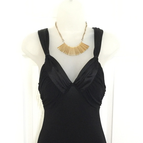 Elegant Dress - Picture 3 of 3