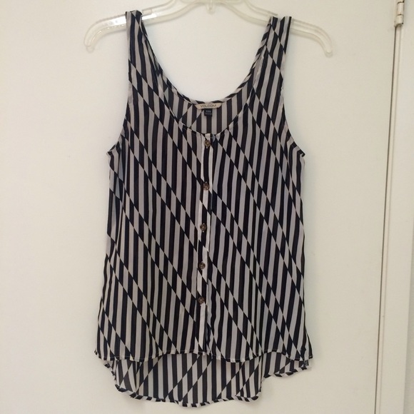Volcom top
