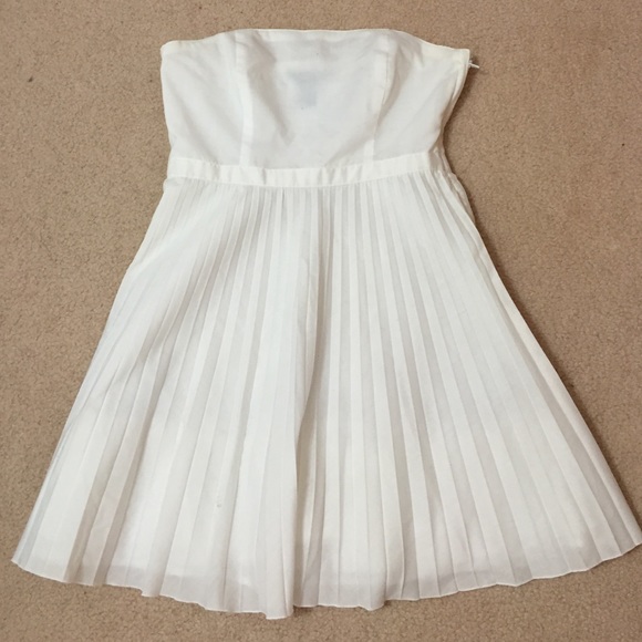 Strapless, white dress from H&M