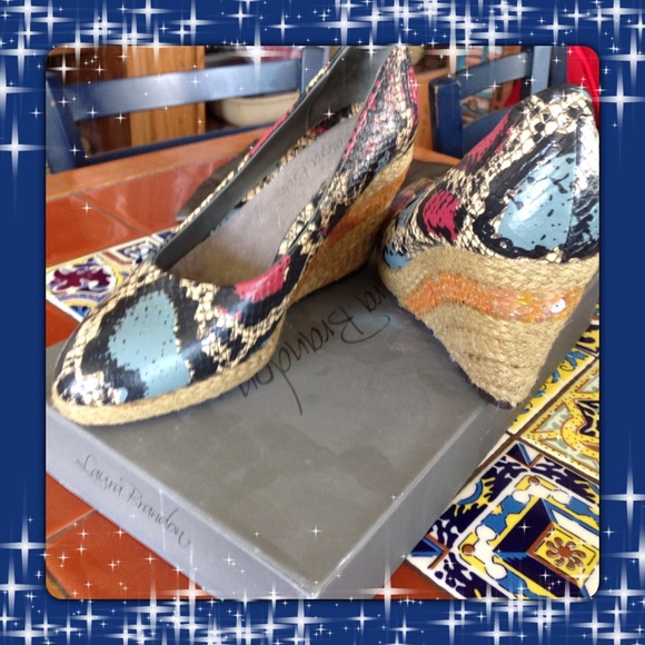 30%OFF‼️Shoes 🎉 3" Wedge -  Laura Brandon - Picture 4 of 4