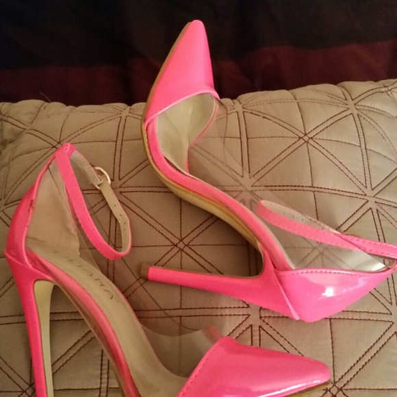 Shoes - Picture 3 of 4