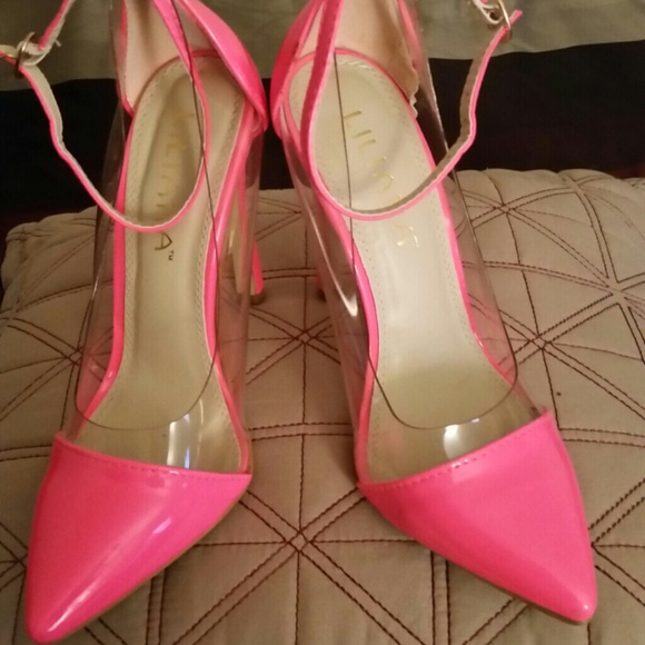 Shoes - Picture 4 of 4