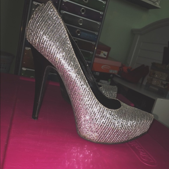 CARLOS SANTANA Sparkly Heels✨✨