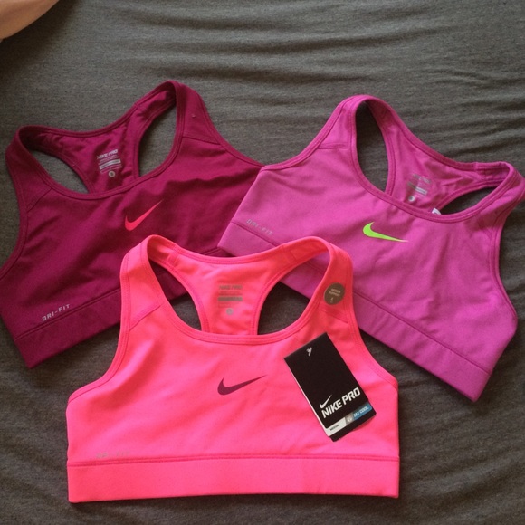 3 Nike pro sports bras