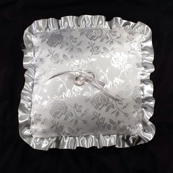 Custom made ring bearer pillow 💞💍💞