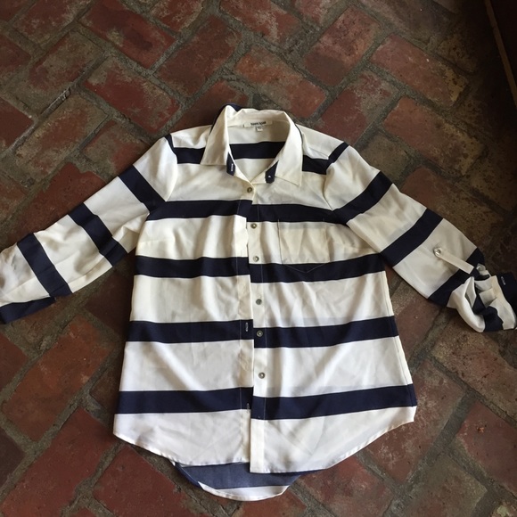 Daniel Rainn Tops - cute black and white button up shirt.