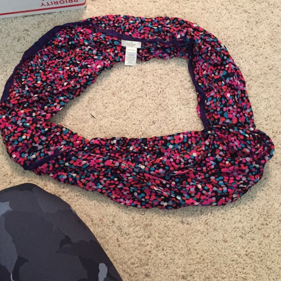 Kate Spade Circle scarf