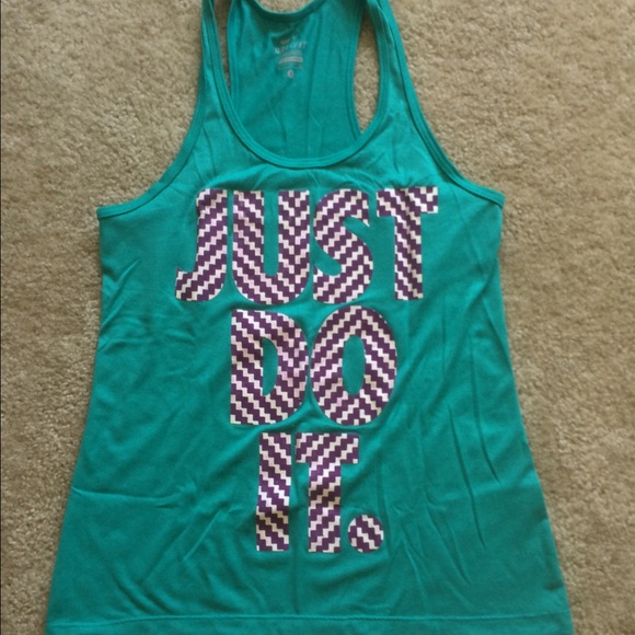 EUC. Nike tank top