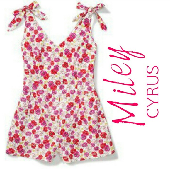 Miley Cyrus & Max Azria Dresses & Skirts - Floral Romper