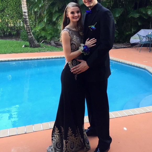 Prom dress price is NOT firm!!! - Picture 4 of 4