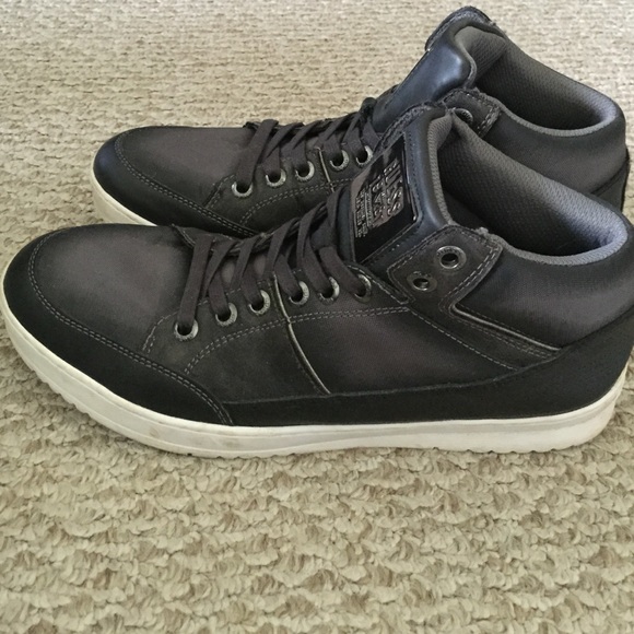 ✨Limited edition Guess sneakers✨ - Picture 2 of 4