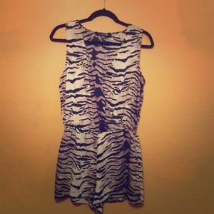 Forever 21 tiger print jumper