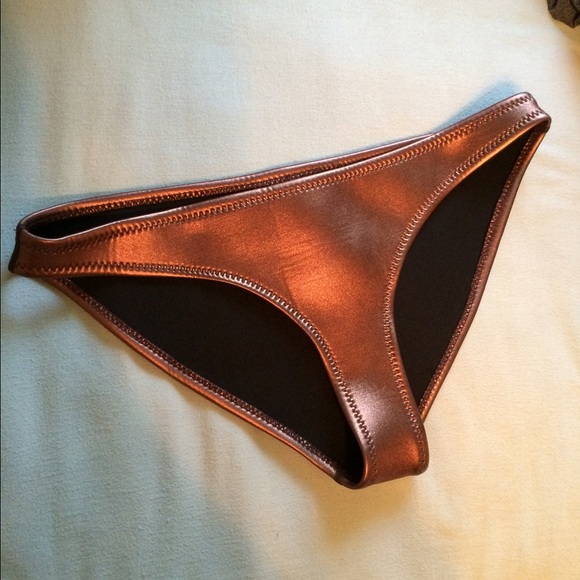 Neoprene bikini bottoms (triangl -like)