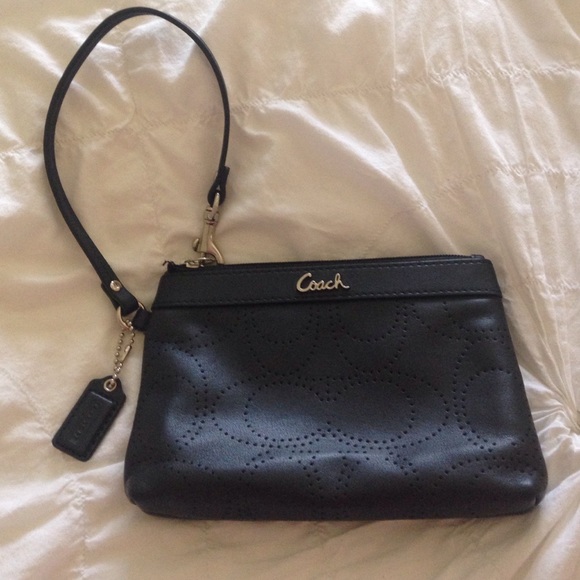 Black leather Coach Wristlet 💗