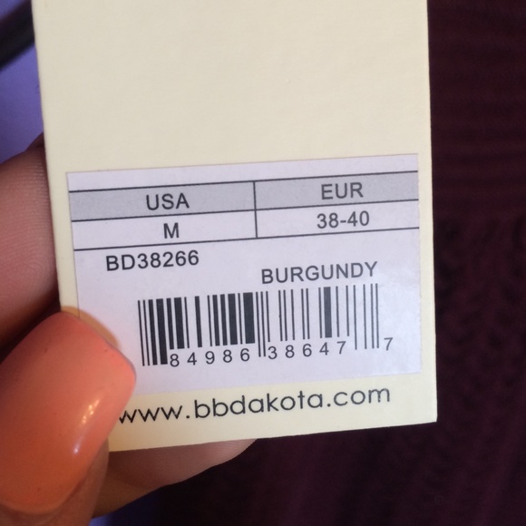 Knitted burgundy dress - Picture 3 of 3