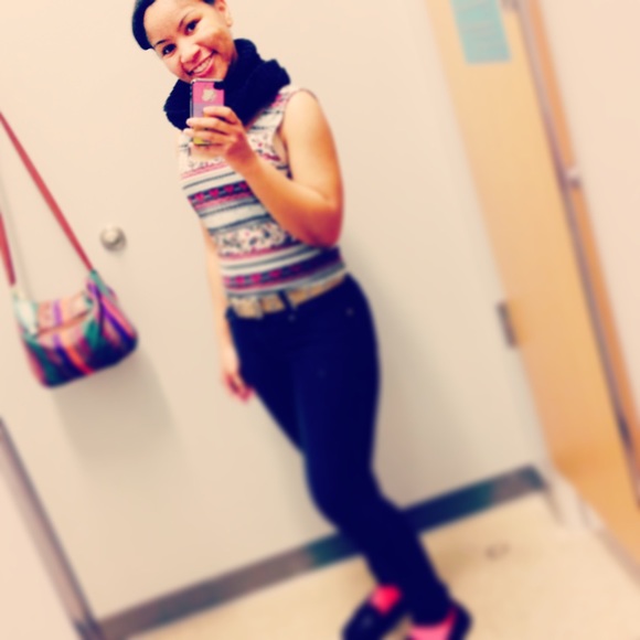 Aztec crop top - Picture 2 of 2