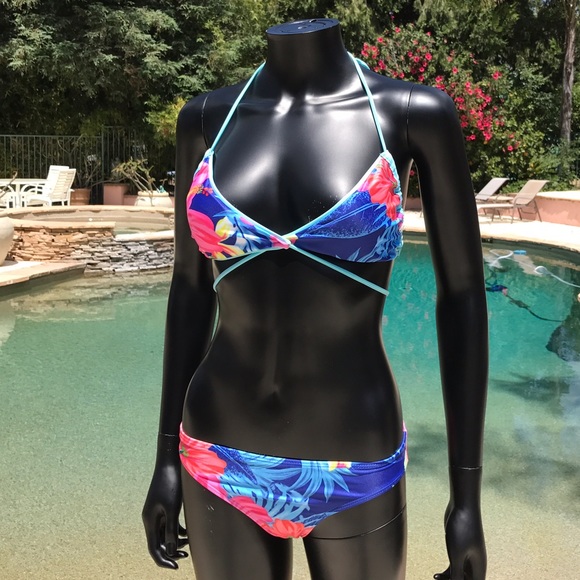 Reversible Tropical Print Bikini Set - Picture 4 of 8