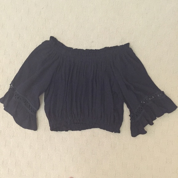 LF Tops - LF Black Off The Shoulder Top *NEW*