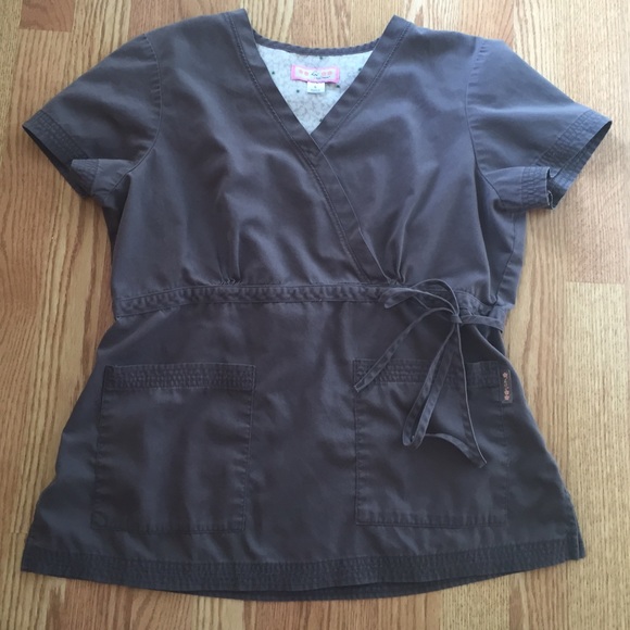 Koi Tops - Koi scrub top