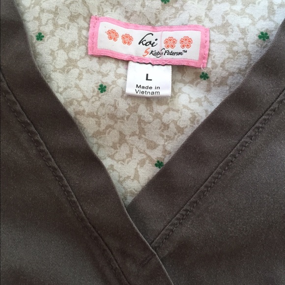 Koi scrub top - Picture 2 of 2