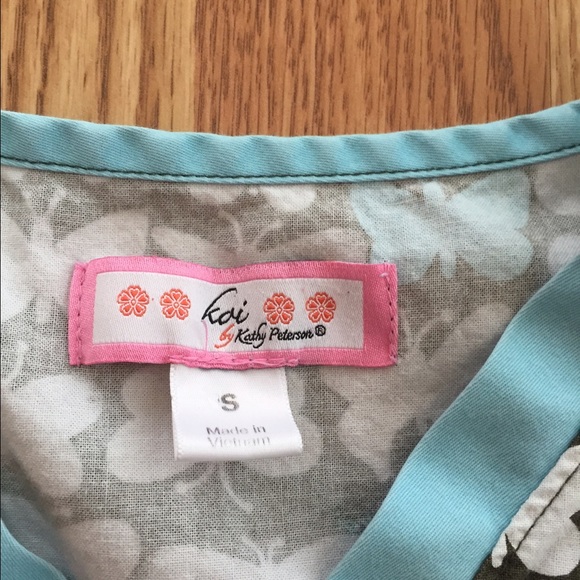 Koi scrub top - Picture 2 of 3