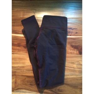 Lululemon black and pink wunder under legging pant