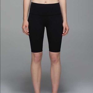 Lululemon groove short II -tall! Worn once! Size 4