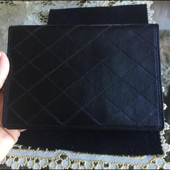 SOLD** Chanel Lambskin Diamond Stitched wallet - Picture 3 of 4