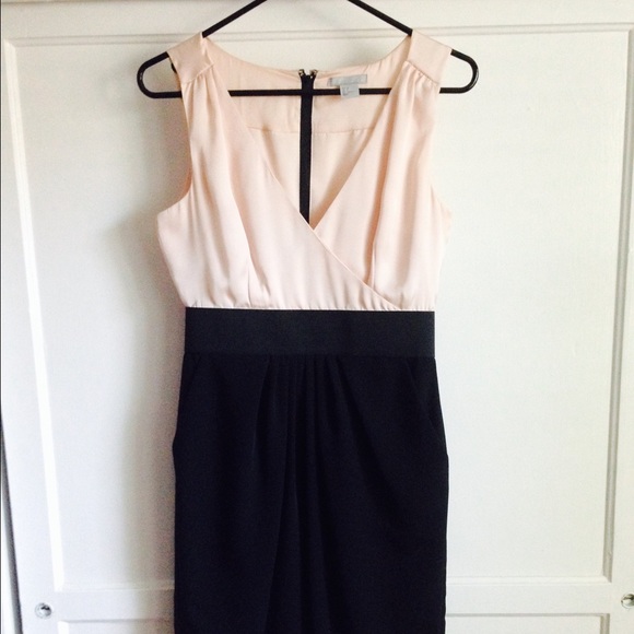 🎉24HOUR SALE🎉H&M blush and black dress