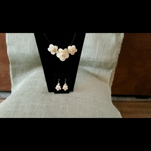 Necklace and earring set handmade in Peru