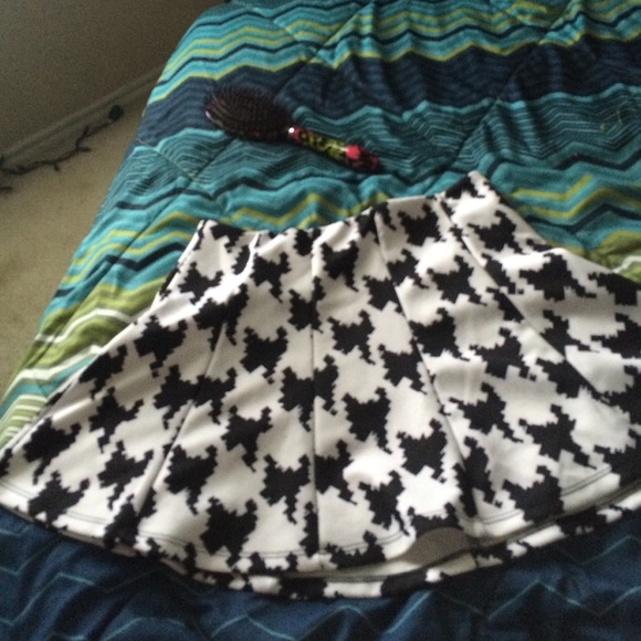 Dresses & Skirts - skirt