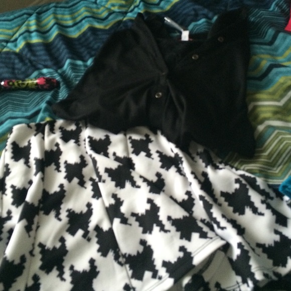 skirt - Picture 2 of 3
