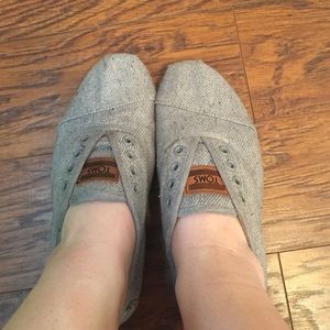 Gray Toms