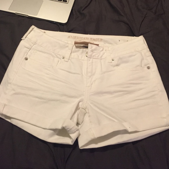 White American eagle shorts