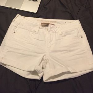 White American eagle shorts