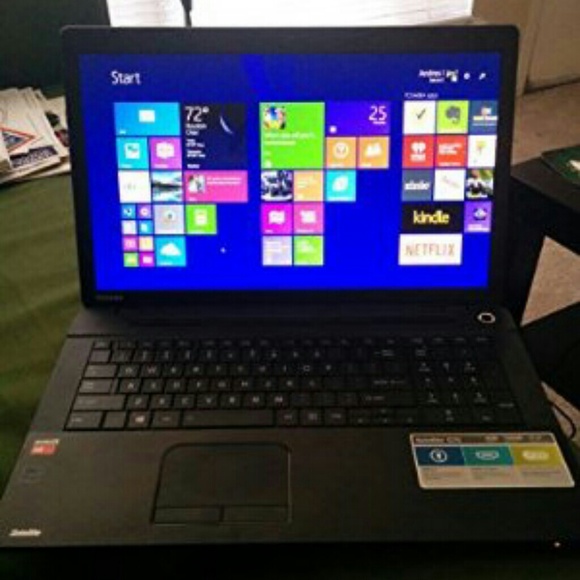 Toshiba - Satellite 17.3" Black Laptop - Picture 1 of 3