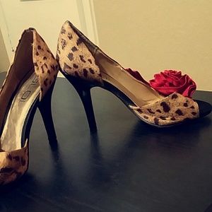 🔥WEEKEND SALE🔥 Open Toe Pumps with a Rosette