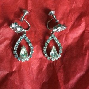 Tear drop dangling clip on earring