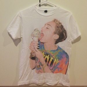 Miley Cyrus ice cream cone tee