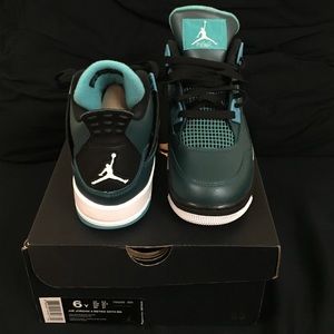 Teal 4s, Never worn