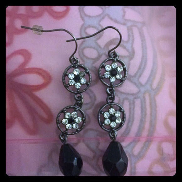 Elegant beautiful flower hanging earrings