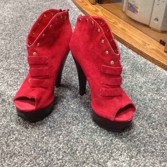 Red qupid shoes