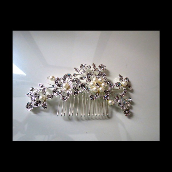 Floral hair pin! - Picture 2 of 3