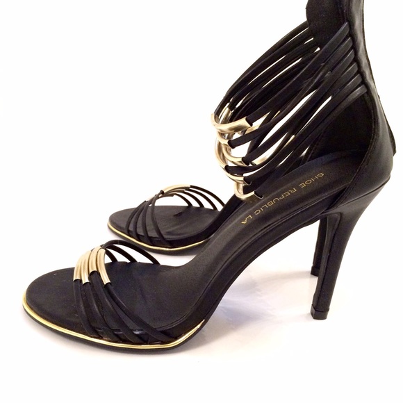 •[SOLD]• Gold and Black Ankle Straps Heels - Picture 2 of 4