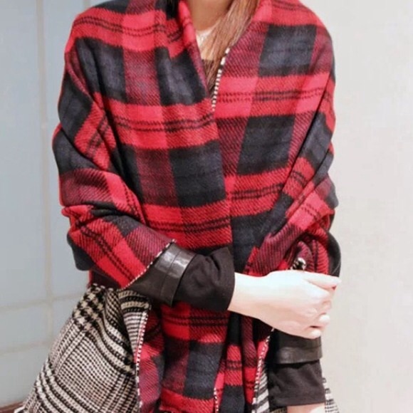 Boutique Accessories - ️NWT Oversized Plaid Blanket Scarf