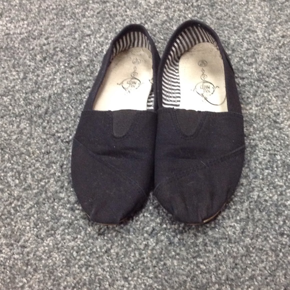 Black flats